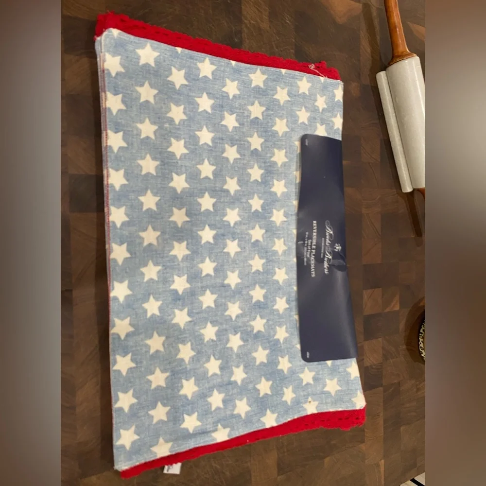 Brooks Brothers patriotic placemat set of 4) Brand new - reversible -